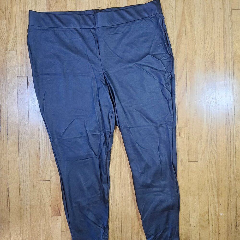 NWOT Torrid Faux Leather Leggings